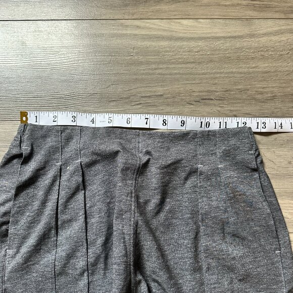 Lululemon &go Endeavor Short size 4 gray active shorts - Picture 3 of 9